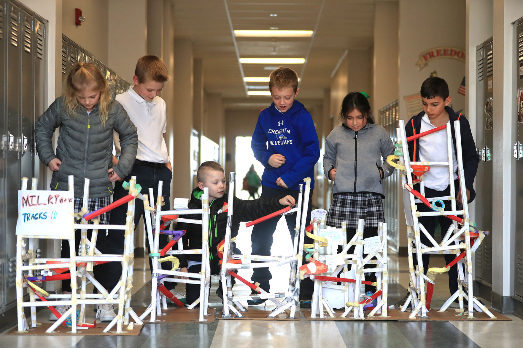 Paper rollercoasters